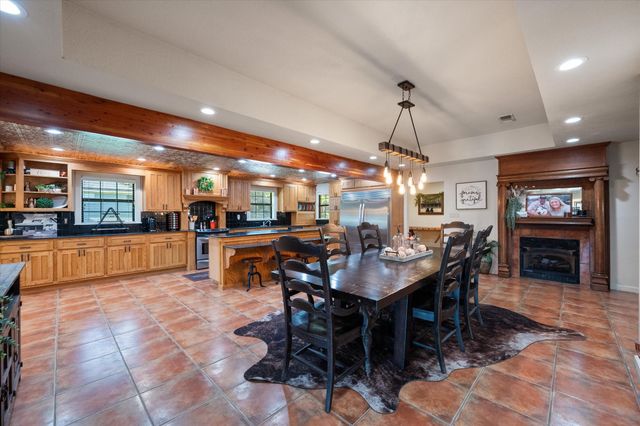 501 N Mount Street, Fairfield, TX 75840
