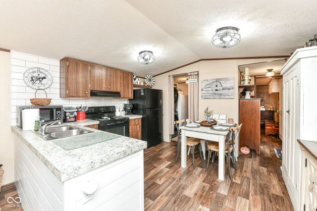 30 Blue Water Drive, Cicero, IN 46034