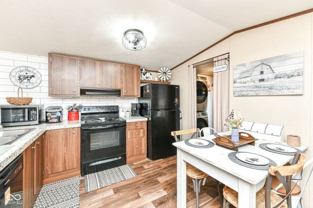 30 Blue Water Drive, Cicero, IN 46034