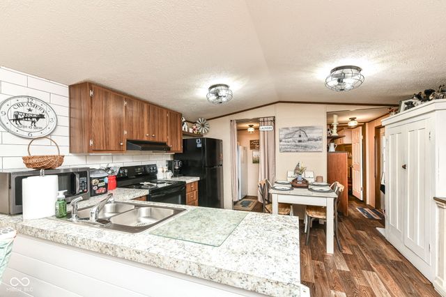 30 Blue Water Drive, Cicero, IN 46034