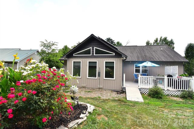 302 Watson Road, Arden, NC 28704