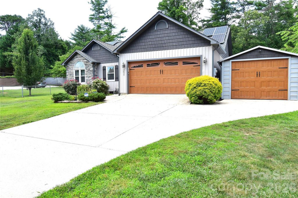 302 Watson Road, Arden, NC 28704