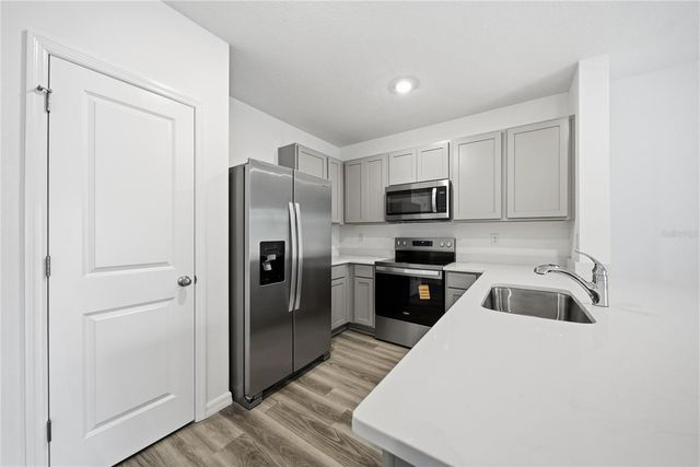 32497 MIDSUMMER NIGHT LANE, Wesley Chapel, FL 33543