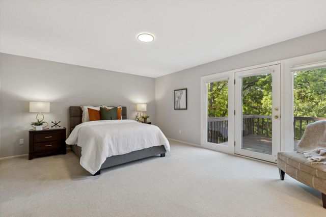 1312 Summit Oaks Drive, Burnsville, MN 55337