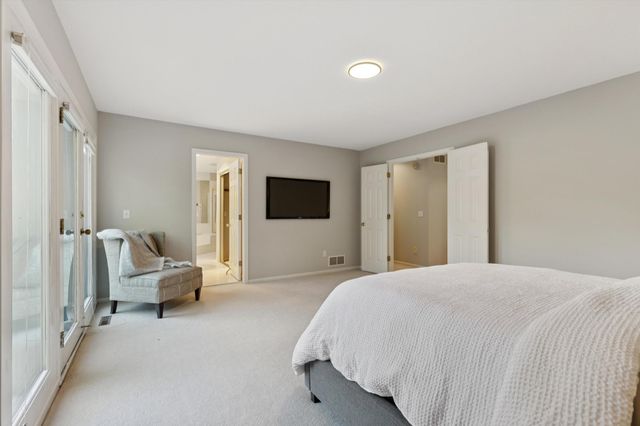 1312 Summit Oaks Drive, Burnsville, MN 55337