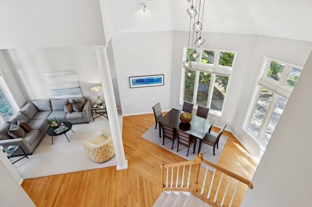 1312 Summit Oaks Drive, Burnsville, MN 55337