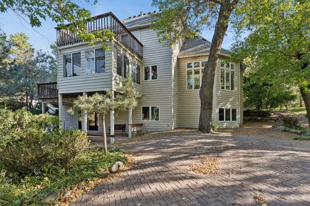 1312 Summit Oaks Drive, Burnsville, MN 55337