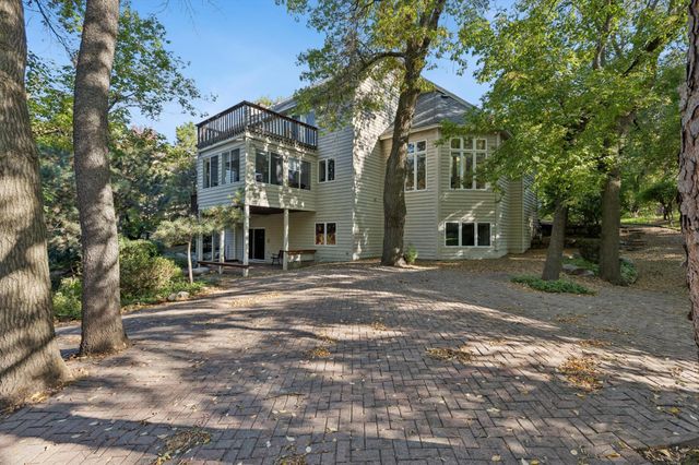 1312 Summit Oaks Drive, Burnsville, MN 55337