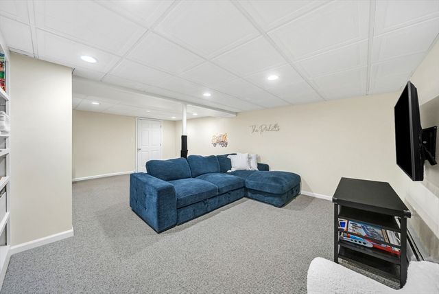 86 Grosvenor Rd., Needham, MA 02492
