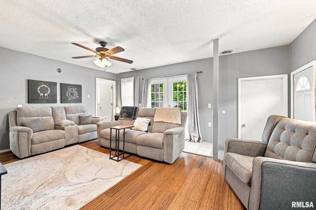 115 W MCCLURE Avenue, Bartonville, IL 61607