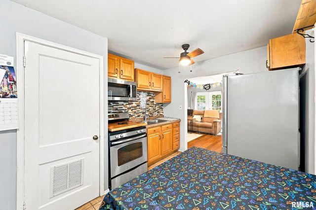 115 W MCCLURE Avenue, Bartonville, IL 61607
