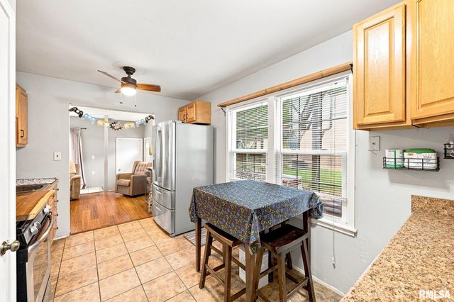 115 W MCCLURE Avenue, Bartonville, IL 61607
