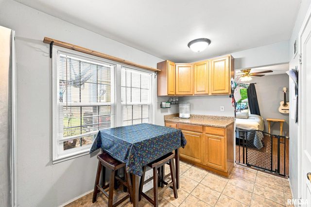 115 W MCCLURE Avenue, Bartonville, IL 61607
