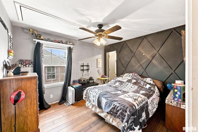 115 W MCCLURE Avenue, Bartonville, IL 61607