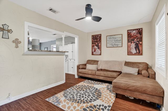 620 S Redford Lane, White Settlement, TX 76108