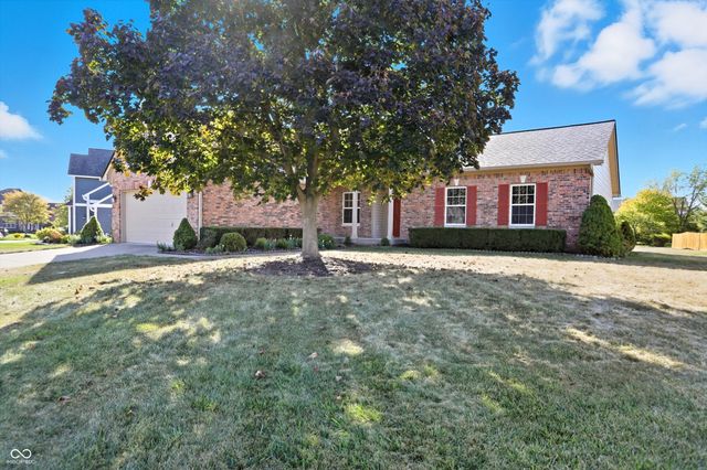 225 W Tansey Crossing, Westfield, IN 46074