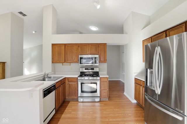 225 W Tansey Crossing, Westfield, IN 46074