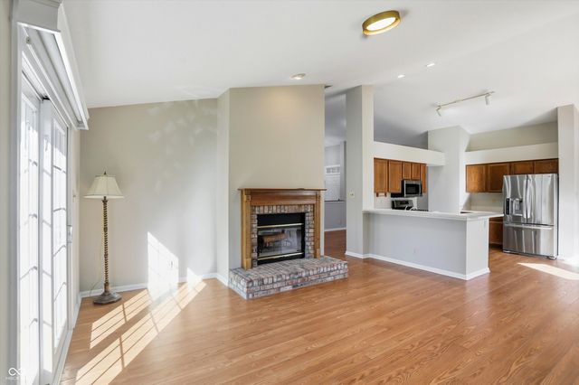 225 W Tansey Crossing, Westfield, IN 46074