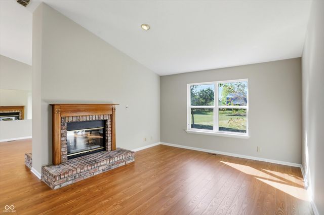 225 W Tansey Crossing, Westfield, IN 46074