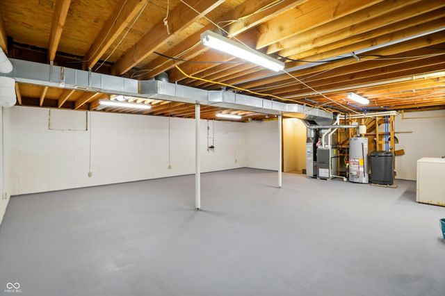225 W Tansey Crossing, Westfield, IN 46074