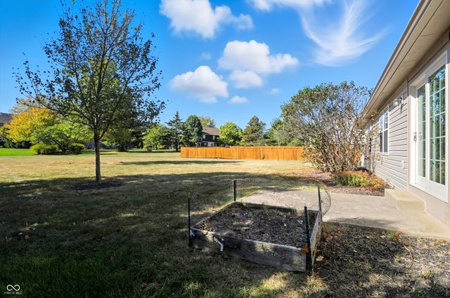 225 W Tansey Crossing, Westfield, IN 46074