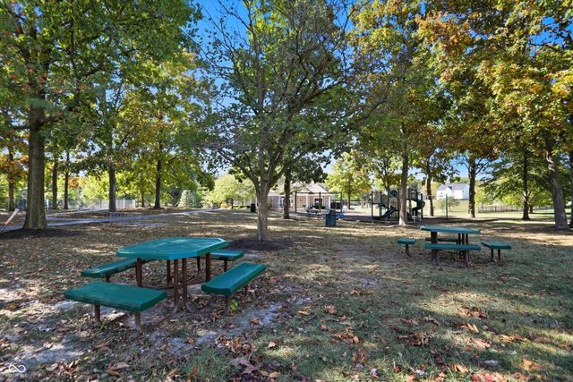 225 W Tansey Crossing, Westfield, IN 46074