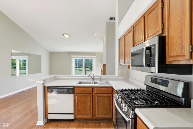 225 W Tansey Crossing, Westfield, IN 46074