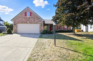 225 W Tansey Crossing, Westfield, IN 46074