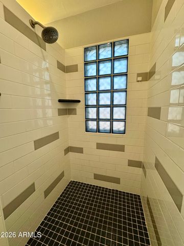 8667 E PINCHOT Avenue, Scottsdale, AZ 85251