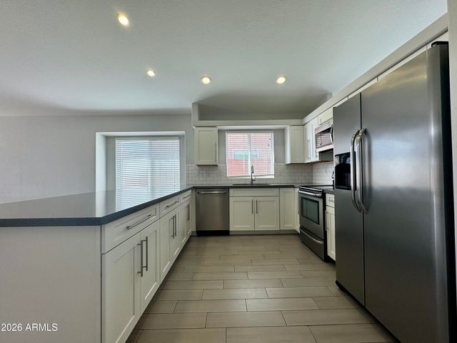 8667 E PINCHOT Avenue, Scottsdale, AZ 85251