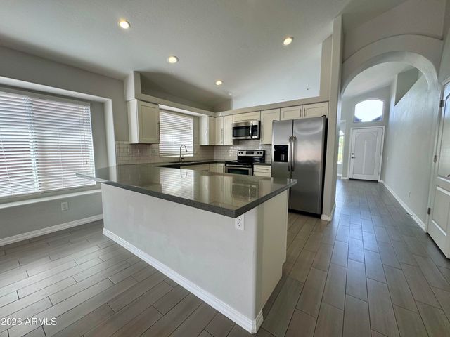 8667 E PINCHOT Avenue, Scottsdale, AZ 85251