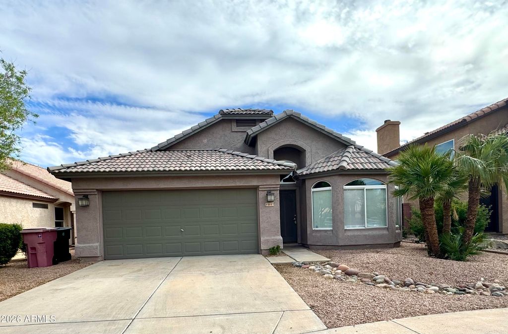 8667 E PINCHOT Avenue, Scottsdale, AZ 85251