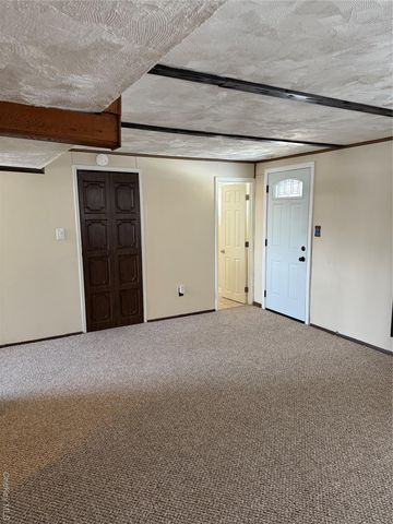 192 E 5th Street, Deer Park, NY 11729