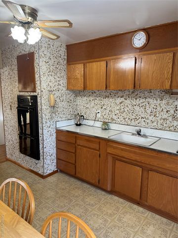 192 E 5th Street, Deer Park, NY 11729