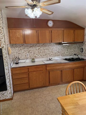 192 E 5th Street, Deer Park, NY 11729