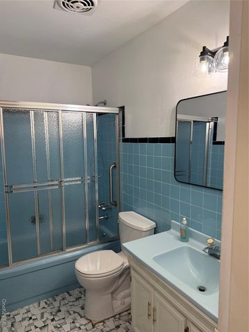 192 E 5th Street, Deer Park, NY 11729