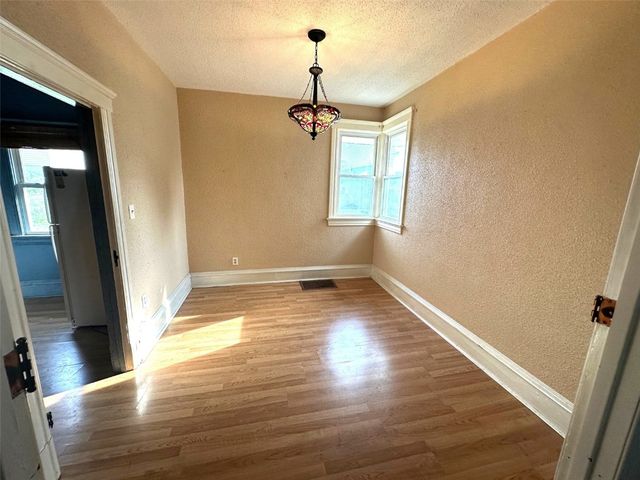 657 16th AVe SW, Cedar Rapids, IA 52404