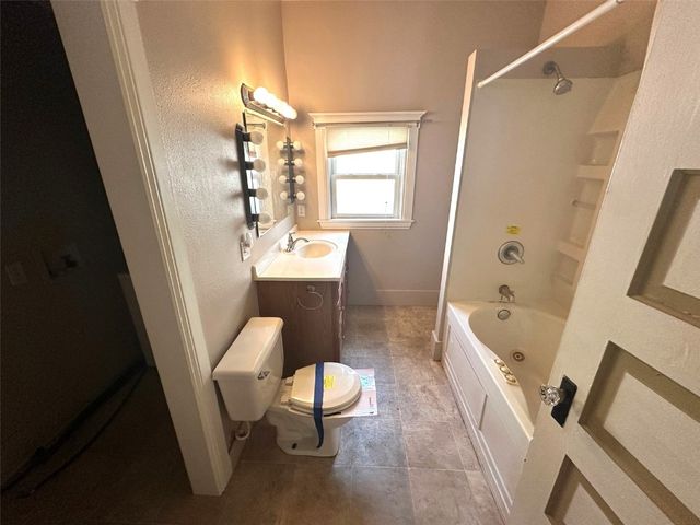 657 16th AVe SW, Cedar Rapids, IA 52404