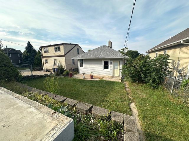 657 16th AVe SW, Cedar Rapids, IA 52404