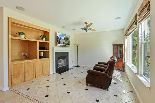 2127 Lighthouse Cir, Tracy, CA 95304