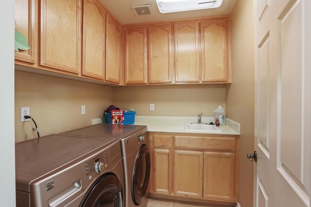 2127 Lighthouse Cir, Tracy, CA 95304