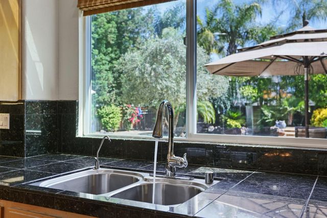 2127 Lighthouse Cir, Tracy, CA 95304