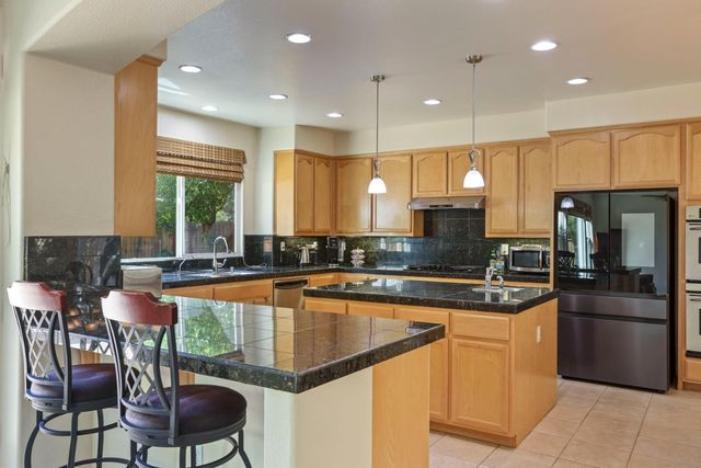 2127 Lighthouse Cir, Tracy, CA 95304