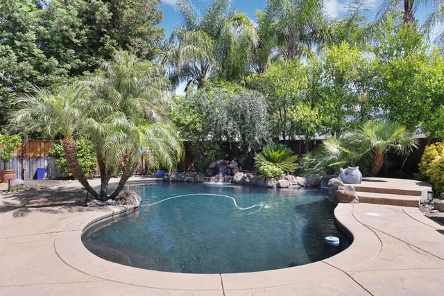 2127 Lighthouse Cir, Tracy, CA 95304