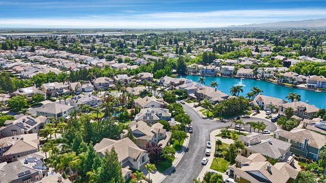 2127 Lighthouse Cir, Tracy, CA 95304