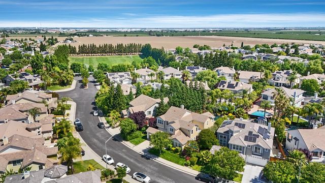 2127 Lighthouse Cir, Tracy, CA 95304