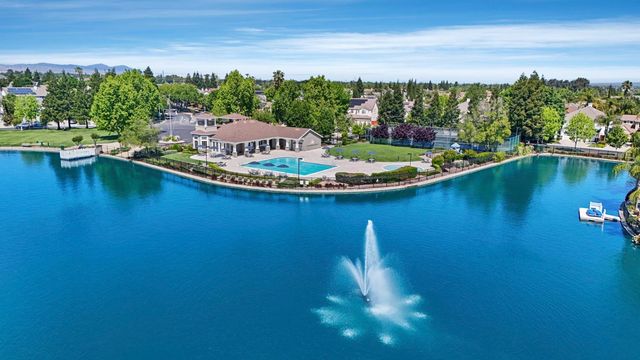 2127 Lighthouse Cir, Tracy, CA 95304