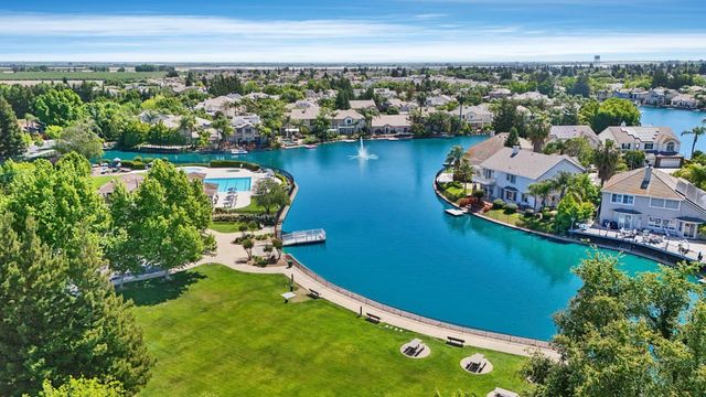 2127 Lighthouse Cir, Tracy, CA 95304