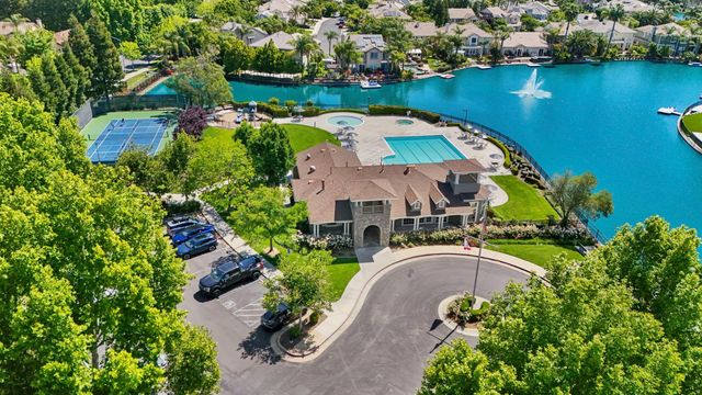 2127 Lighthouse Cir, Tracy, CA 95304