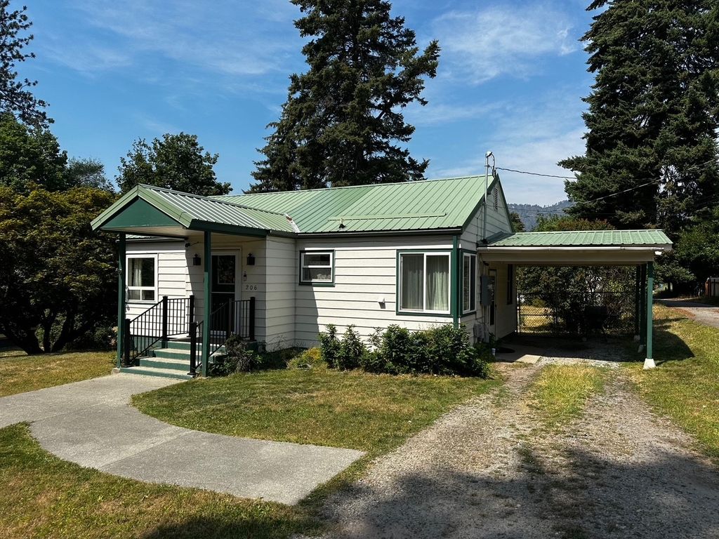 Image 1 of property listing at 206 S Madison Street, Thompson Falls, MT 59873
